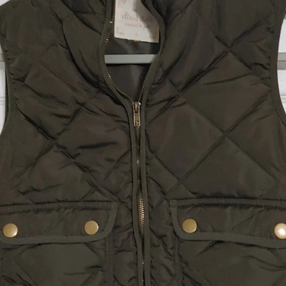 Altar'd State Army Green Quilted Vest with Gold Snap Accent Women's Small EUC - Picture 3 of 4